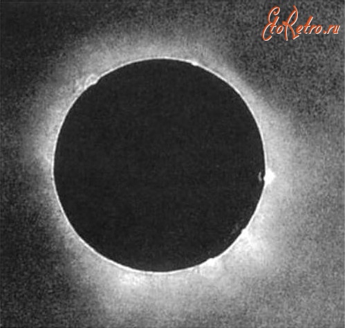 Калининград - Берковский сделал первую фотографию полного солнечного затмения 28 июля 1851 года используя технологию дагеротипии на Королевской обсерватории в Кёнигсберге, Пруссия (сейчас это Калининград в России). Берковский был местным дагеротипистом и наблюдателем в