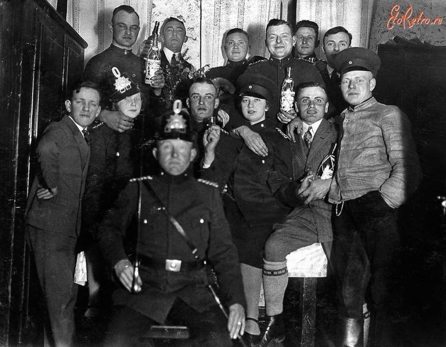 Калининград - Калининград (до 1946 г. Кёнигсберг). Полицейские Кёнигсберга гуляют. 1920 год.