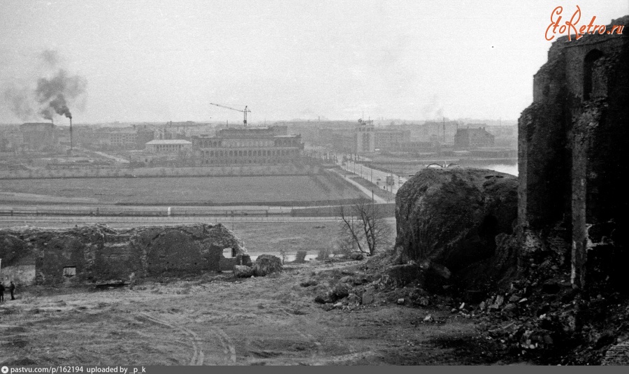 Калининград - Калининград (Кенигсберг). Вид на Биржу из развалин Замка. Май 1967 года