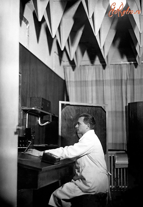 Калининград - Кёнигсберг. Радиоинженер в студии главной радиостанции Кёнигсберга «Reichssender Koenigsberg».