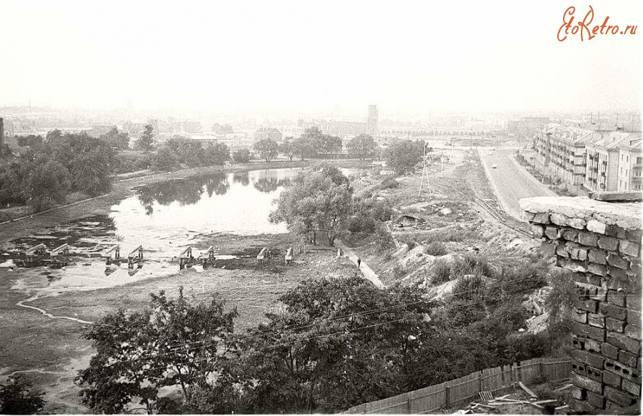 Калининград - Калининград. Вид с Парк-отеля на Нижний пруд и ул. Пролетарскую. Фото 1969 года.