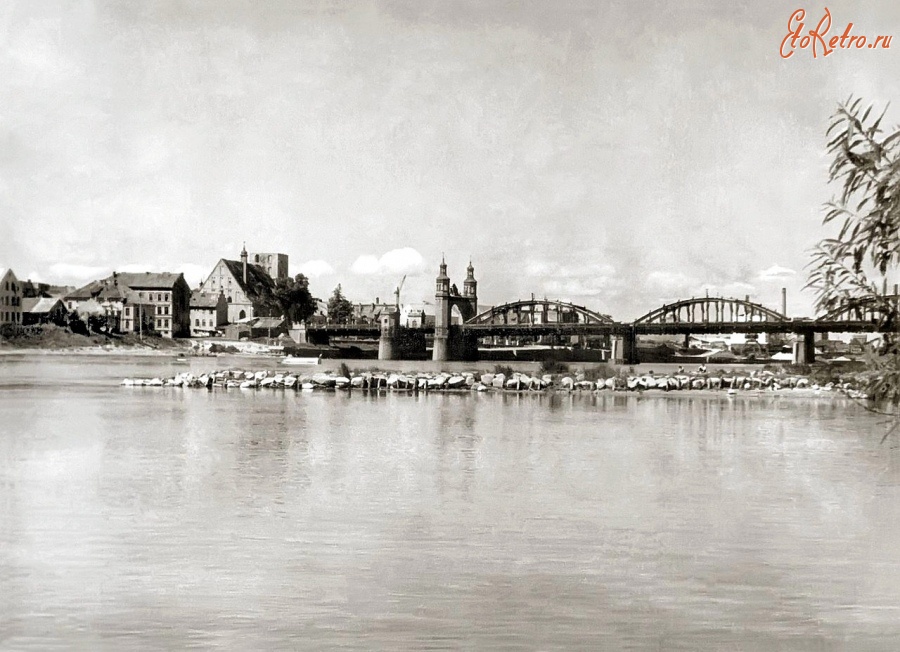 Советск - Советск (Тильзит). Вид с литовской стороны на восстановленный мост Королевы Луизы с деревянными пролётами