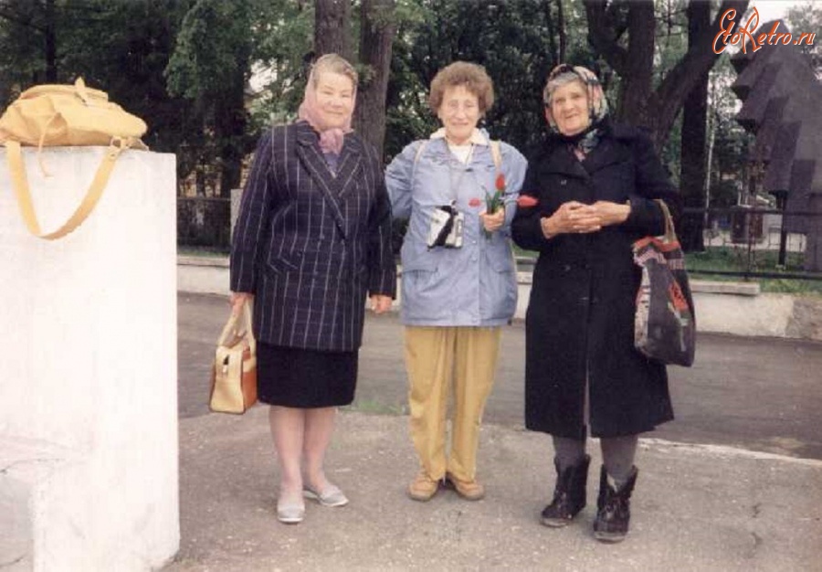 Гвардейск - Tapiau 1992 - Фрау  Gronmeyer с двумя русскими женщинами