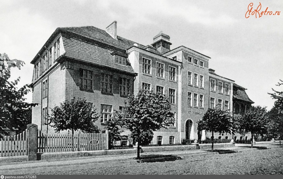 Нестеров - Stallupenen. Stadtschule. Городская школа.