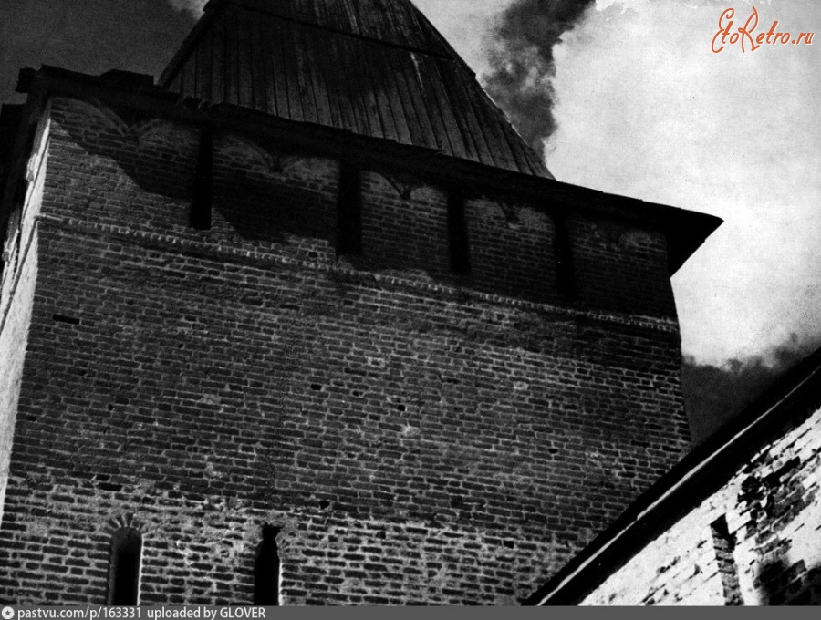 Боровск - Боровский Пафнутьев монастырь.  Фрагмент Входной башни 1960—1965,