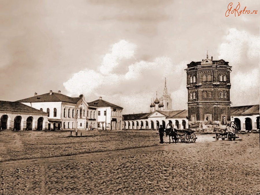 Кострома - Воскресенская площадь и центральная водонапорная башня