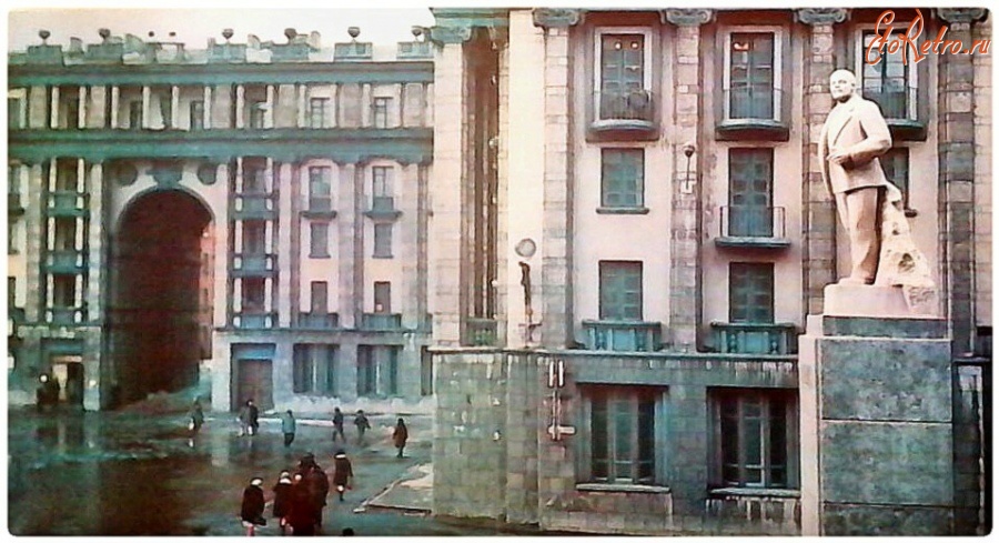 Норильск - Памятник В.И.Ленину на Октябрьской площади