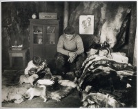 Разное - Неизвестный автор - В жилище северного охотника, 1930-е