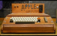Разное - Первый компьютер Appple,1976г.