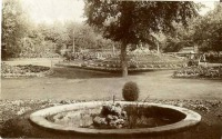 Аткарск - Фонтан и клумбы в городском саду