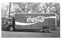 Ретро автомобили - Грузовик для доставки Кока-Колы