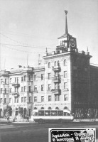 Луганск - ул.Советская автобус поворачивает на ул.Челюскинцев