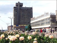 Луганск - Первый антенны спутниковой связи на крыше гостиницы 