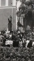Луганск - Открытие бюста первого городского головы Луганска Н.П.Холодилина в 1996 г.