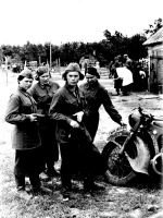 Житомир - Группа женщин в лагере военнопленных в Житомире