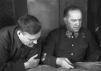 Москва - Командующий Западным фронтом генерал армии Жуков Г.К. и член Военного совета Булганин Н.А.  в дни обороны Москвы