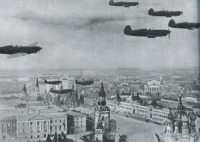 Москва - Воздушный патруль ЯКов над Москвой во время войны 1941, Россия, Москва,