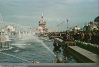 Москва - ВСХВ. вид на Главный павильон от фонтана 