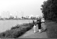 Москва - Вид на Серебряно-Виноградный пруд и дома Измайловского проезда