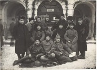  - Группа делегатов на IХ съезде Советов