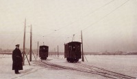 Санкт-Петербург - Трамвай едет по льду Невы
