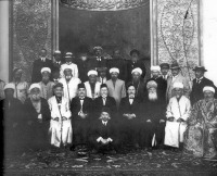 Санкт-Петербург - Группа участников мусульманского съезда в Соборной мечети.