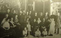 Санкт-Петербург - Групповой портрет семейства Мусиных-Пушкиных, 1913 год, накануне войны