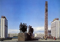 Санкт-Петербург - Монумент героическим защитникам Ленинграда на площади Победы