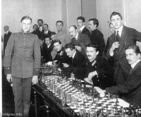 Санкт-Петербург - А.А.Алехин дает сеанс одновременной игры в шахматном клубе