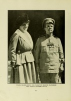 Санкт-Петербург - Мария Бочкарёва и Флоренс Харпер на смотре в Женском батальоне, 1917-1918
