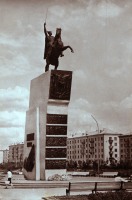 Чебоксары - город Чебоксары. 1964 год. памятник В.И.Чапаеву