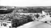 Киев - Киев.  Гостинный двор и бывший Контрактовый дом (справа).