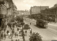 Киев - Киев.  Трамвай на улице Крещатик.