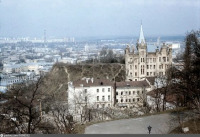Киев - Киев.  Вид со Старокиевской горы на гору Уздыхальница.