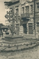 Жмеринка - Жмеринка Мемориал перед зданием в Жмеринке