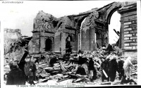 Одесса - 19 апреля 1944г.Расчистка разрушенного здания вокзала.