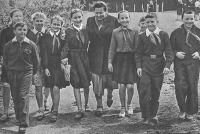 Донецк - Л.А. Овчаренко вместе со своими учениками. Донецк, 1962 год