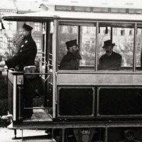 Львов - Перша трамвайна лінія і кінний трамвай в Україні почав діяти у Львові 3 травня 1880 року.