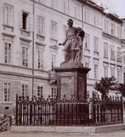 Львов - На початку XVIII ст. у Львові встановлено пам