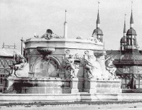 Львов - Львів.  Світло-музичний  фонтан на центральній  площі виставки.