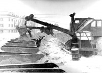 Северодонецк - 1950 г.Работа ж.д.транспорта в сочетаниис экскаватором на земляних работах.