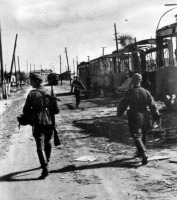 Волгоград - Немецкие солдаты на улице в Сталинграде