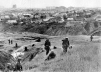Волгоград - Немецкие солдаты на холмах на подступах к Сталинграду. 1942 год.
