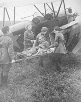 Волгоград - Эвакуация раненых бойцов на самолёте У-2 в районе Сталинграда. 1942 год.