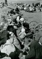 Волгоград - Беженцы из Сталинграда во время привала