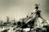 Волгоград - Разбитая немецкая техника в центре города