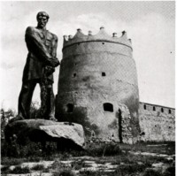 Летичев - Памятник Устиму Кармелюку