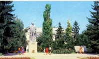 Канев - Канев.Памятник В.И.Ленину