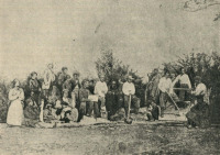 Канев - Селяни копають могилу Тарасу Шевченку на Чернечій горі біля Канева. 1861 рік.