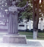 Несвиж - Несвиж. Памятник Симону Будному